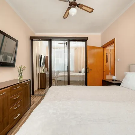 Dlugosza Homely By Bookinghost 아파트